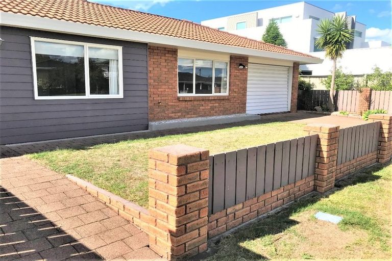 Photo of property in 37 Kulim Avenue, Otumoetai, Tauranga, 3110