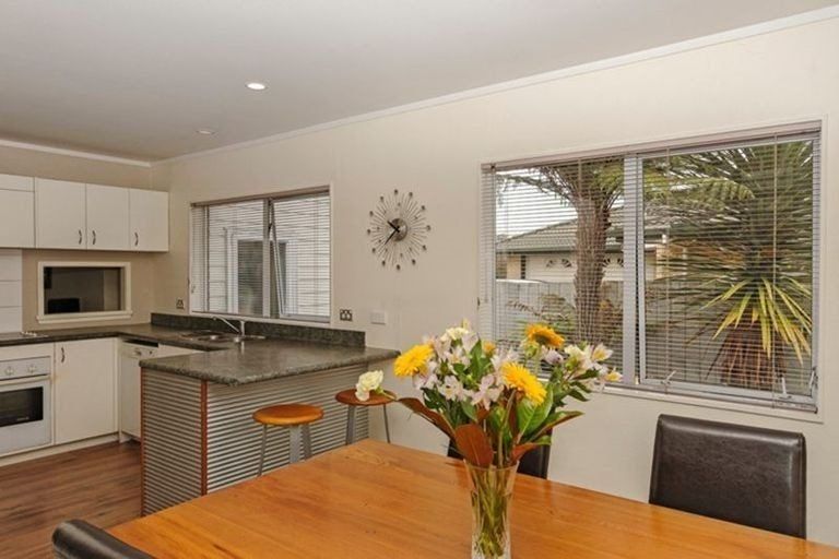 Photo of property in 22 Millstream Drive, Henderson, Auckland, 0610