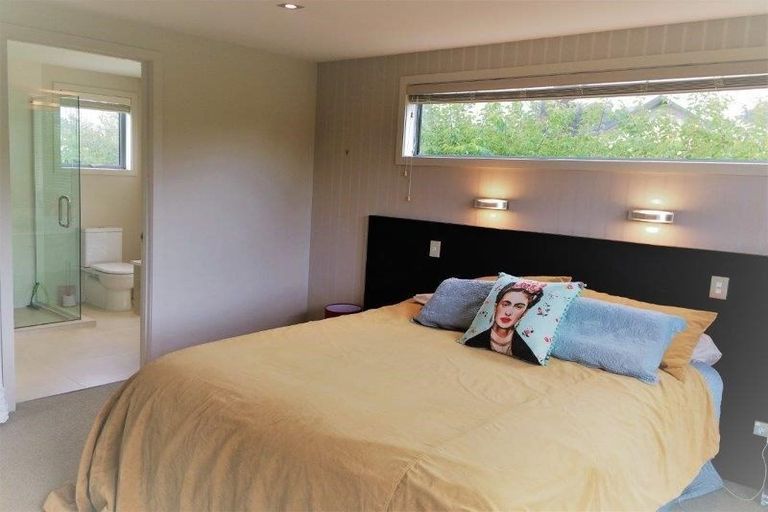 Photo of property in 12 Old Station Avenue, Wanaka, 9305
