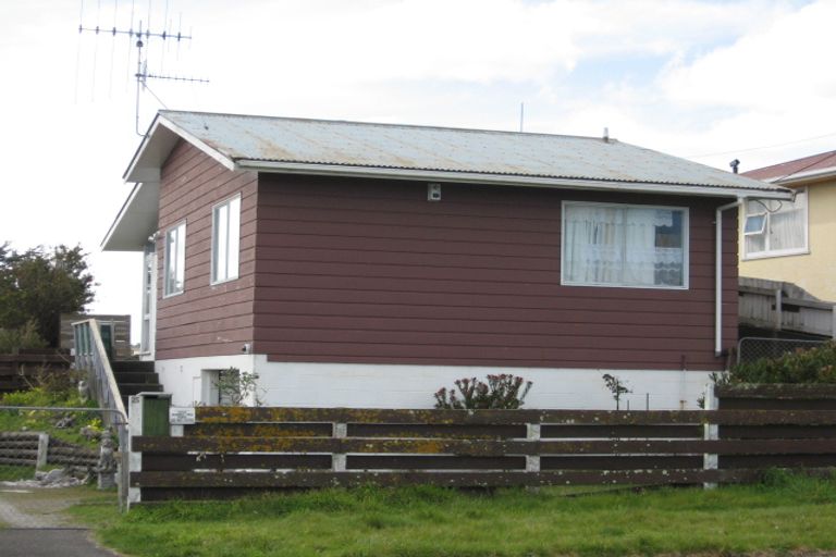 Photo of property in 25 Kowhai Street, Castlecliff, Whanganui, 4501