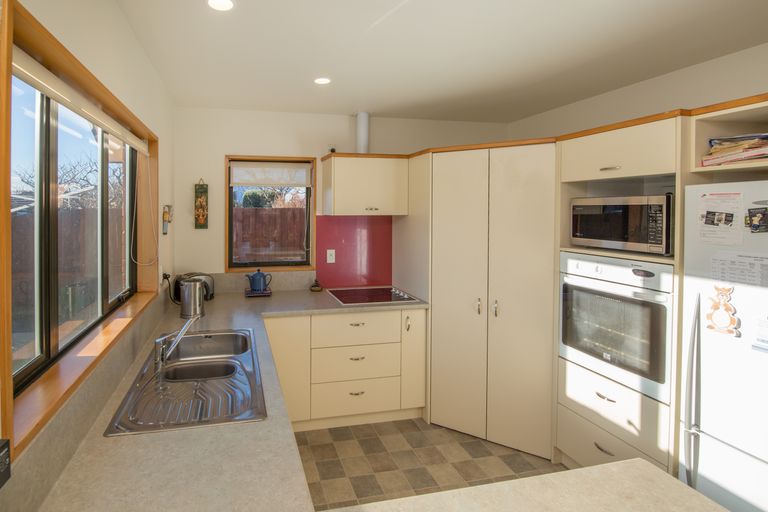 Photo of property in 4 Chesterfield Mews, Russley, Christchurch, 8042