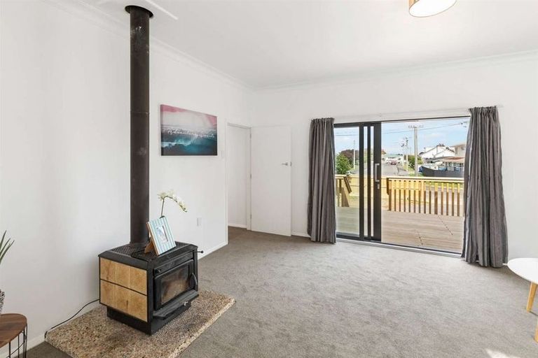 Photo of property in 14 Chester Street, Levin, 5510