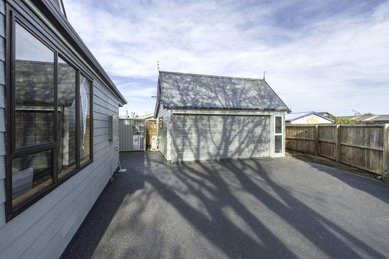 Photo of property in 12 Chokebore Place, Sockburn, Christchurch, 8042