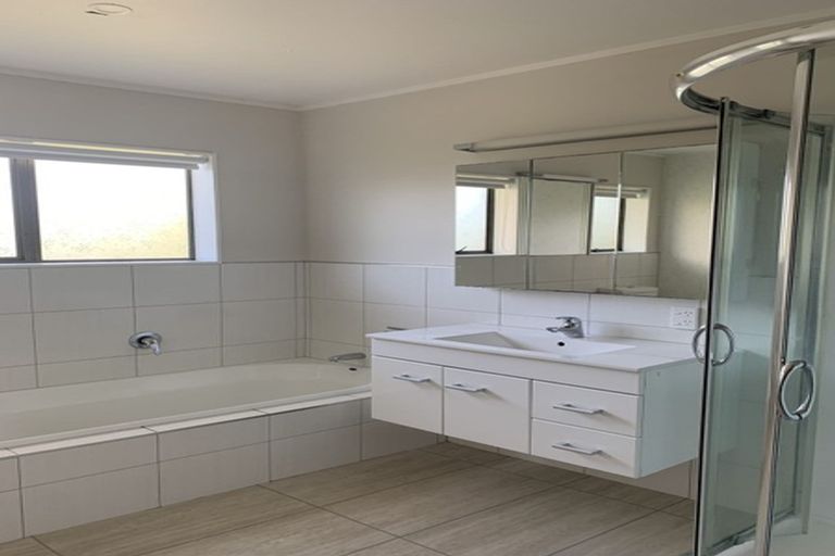 Photo of property in 49 Marellen Drive, Red Beach, 0932