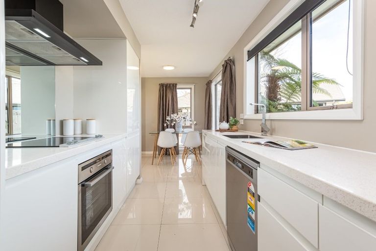 Photo of property in 9 Hurst Place, Parklands, Christchurch, 8083