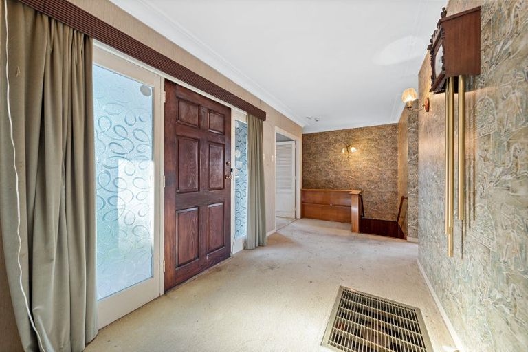 Photo of property in 1090 Scenic Drive North, Swanson, Auckland, 0816