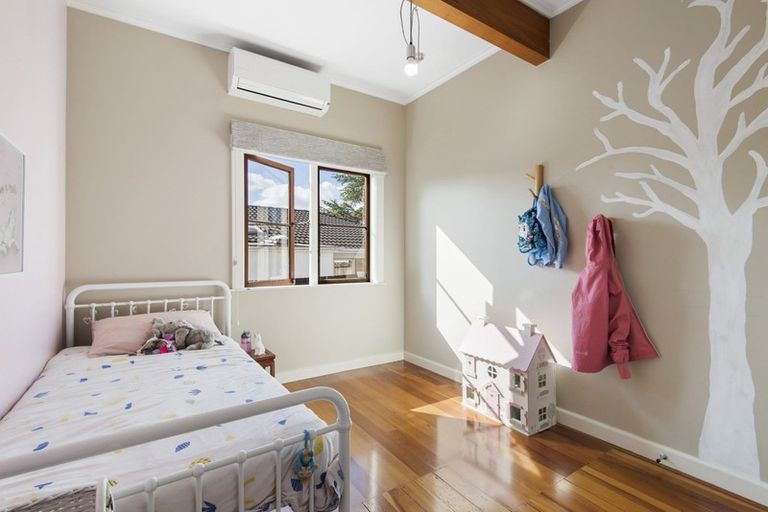 Photo of property in 2/20 Brook Street, Milford, Auckland, 0620