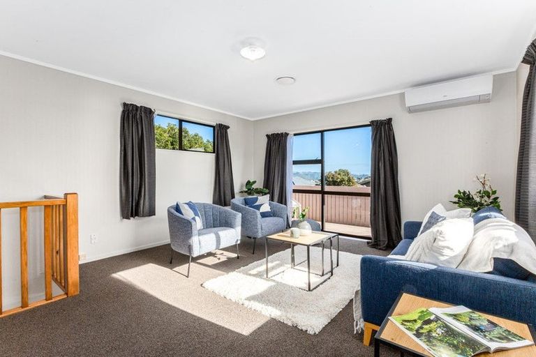 Photo of property in 11 Cleat Street, Whitby, Porirua, 5024