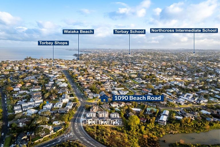 Photo of property in 6/1090 Beach Road, Torbay, Auckland, 0630