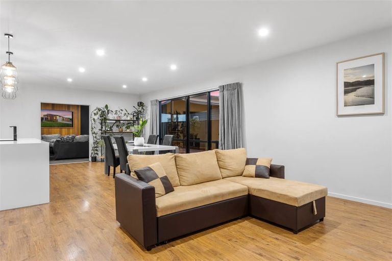 Photo of property in 28 Wakeman Way, Kaiapoi, 7630