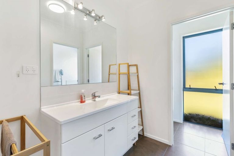 Photo of property in 137 Colombo Road, Waiuku, 2123