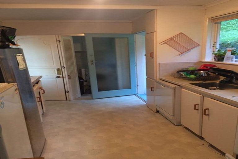 Photo of property in 10 Korokoro Road, Korokoro, Lower Hutt, 5012