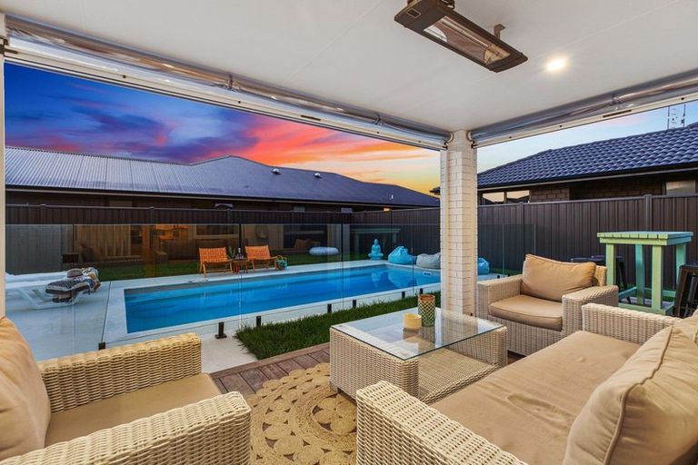 Photo of property in 2 Glenvale Place, Pyes Pa, Tauranga, 3112