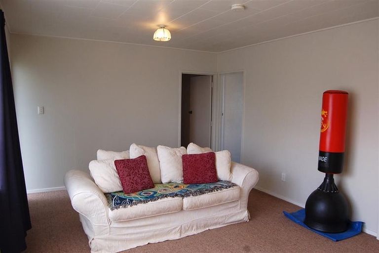 Photo of property in 2/701 Saint Aubyn, Saint Leonards, Hastings, 4120