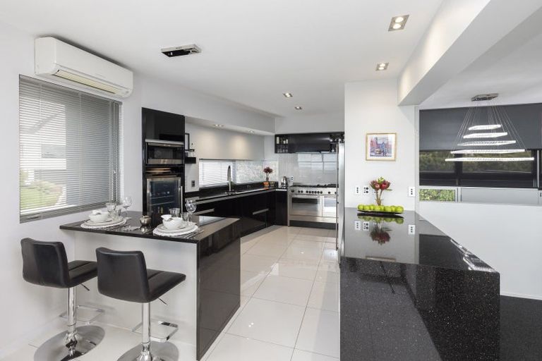 Photo of property in 12 Harry Ell Drive, Cashmere, Christchurch, 8022