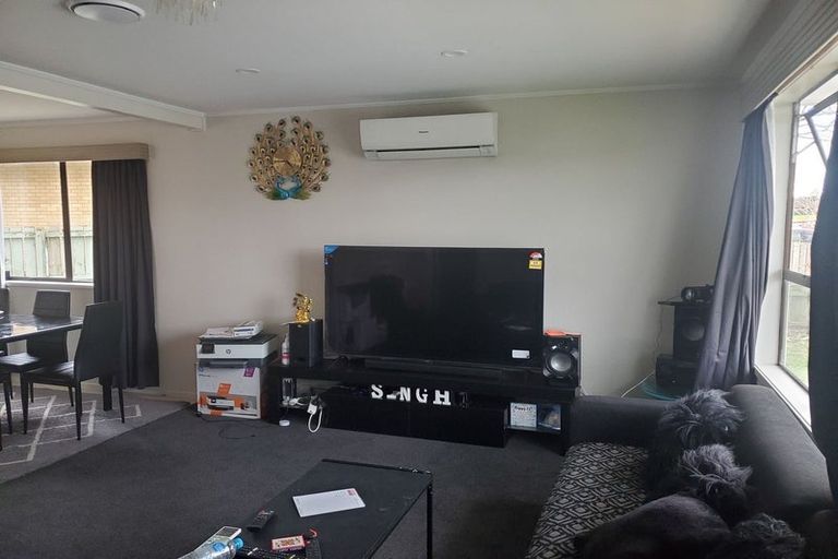 Photo of property in 8 Foxlaw Street, Randwick Park, Auckland, 2105
