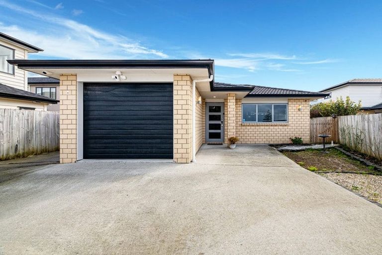 Photo of property in 110a Royal Road, Massey, Auckland, 0614