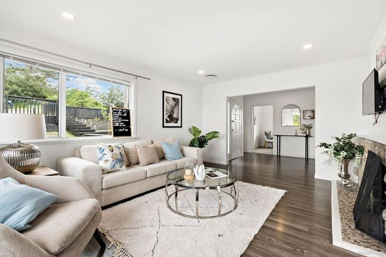 Photo of property in 230 Sunset Road, Windsor Park, Auckland, 0632