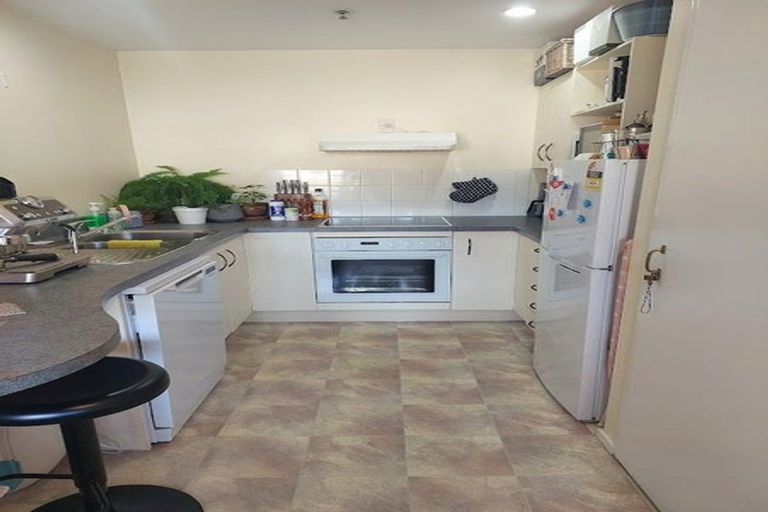 Photo of property in Courtenay Apartments, 501/120 Courtenay Place, Te Aro, Wellington, 6011