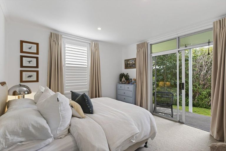 Photo of property in 25 Nevada Drive, Merrilands, New Plymouth, 4312