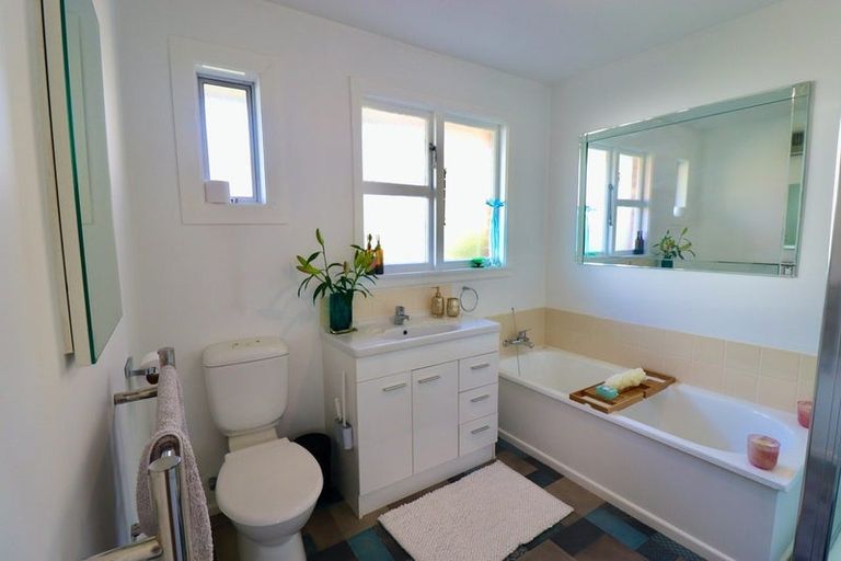 Photo of property in 2/10 Bretts Road, St Albans, Christchurch, 8052