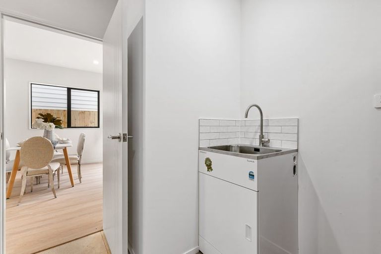 Photo of property in 49c Vera Road, Te Atatu South, Auckland, 0610