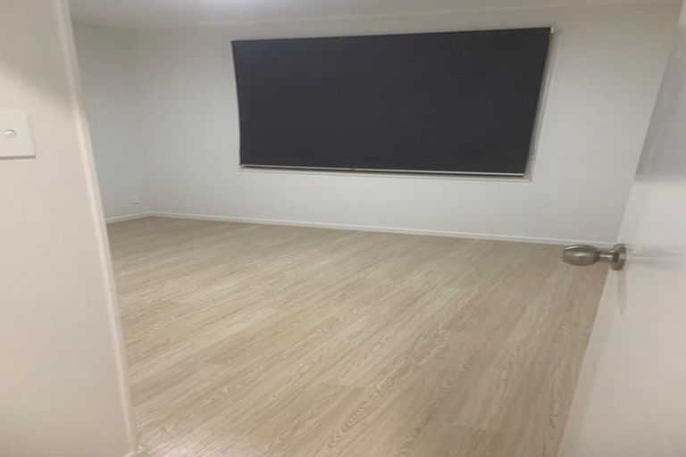 Photo of property in 8b Heathberry Close, Papatoetoe, Auckland, 2025