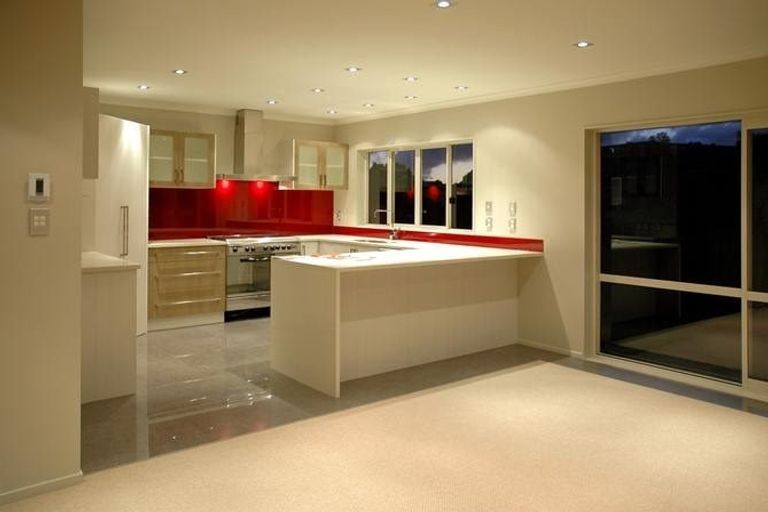 Photo of property in 21 Leburn Crescent, Flat Bush, Auckland, 2016