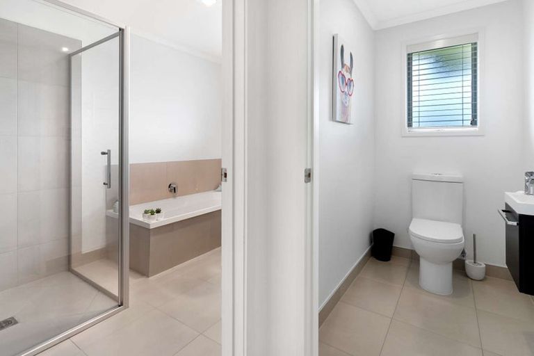 Photo of property in 2g Country Club Lane, Waiuku, 2123