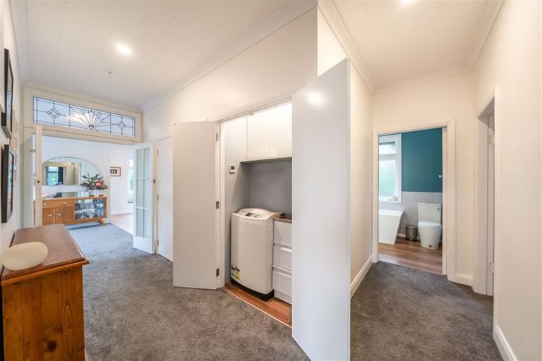 Photo of property in 6 Onehuka Road, Tirohanga, Lower Hutt, 5010