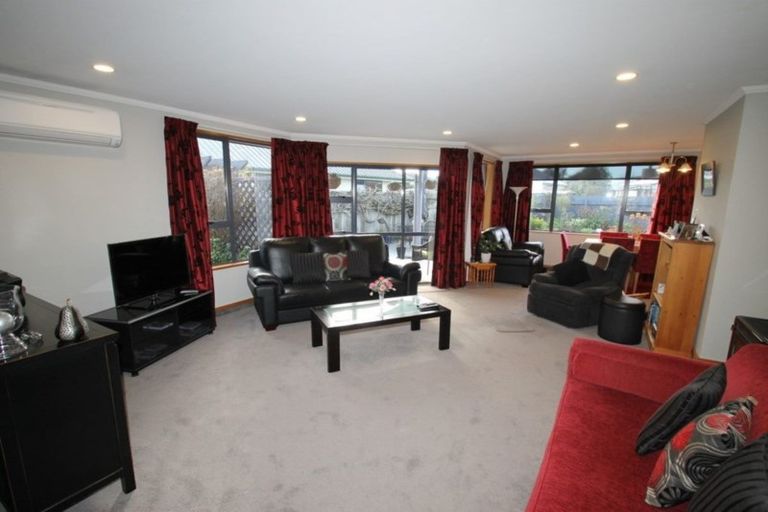 Photo of property in 15 Silverstream Drive, Mosgiel, 9024