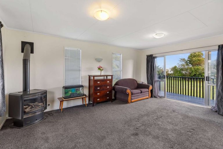 Photo of property in 121 Weraroa Road, Waverley, 4510