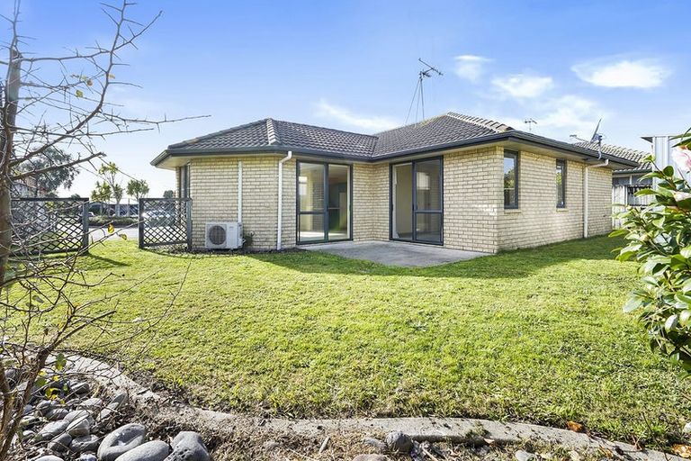 Photo of property in 12 Farnham Close, Rototuna North, Hamilton, 3210