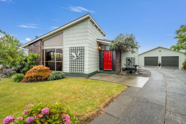 Photo of property in 17 Akepiro Place, Tawhero, Whanganui, 4501