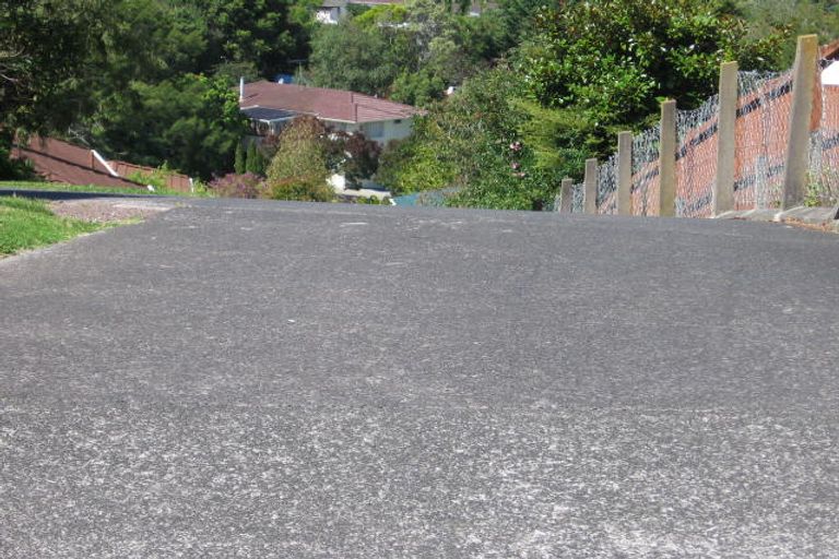 Photo of property in 8 Cairnbrae Court, Northcross, Auckland, 0632