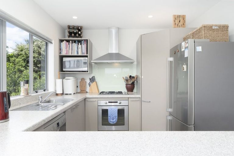 Photo of property in 27 Endeavour Drive, Whitby, Porirua, 5024