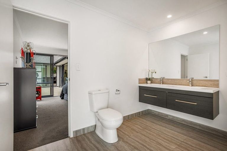 Photo of property in 104 Solan Drive, Waimauku, 0812