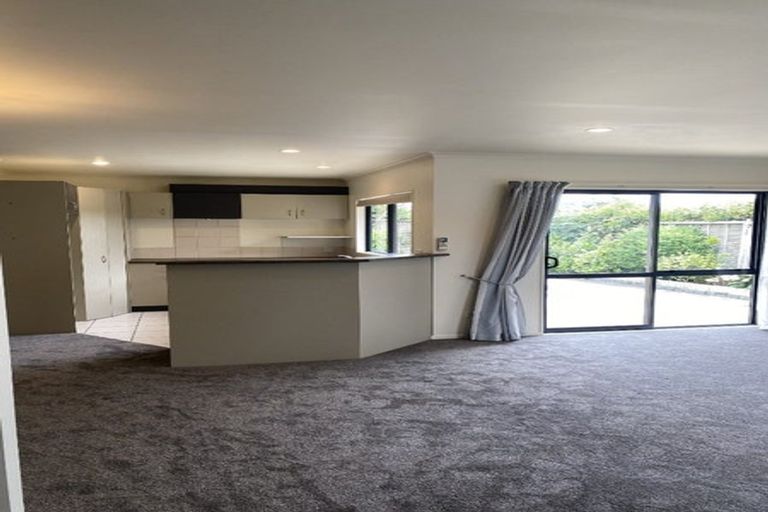 Photo of property in 40 Sunvista Avenue, Oteha, Auckland, 0632