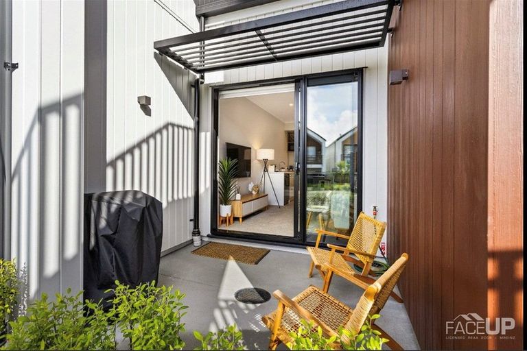 Photo of property in 58 Rangihina Road, Hobsonville, Auckland, 0616