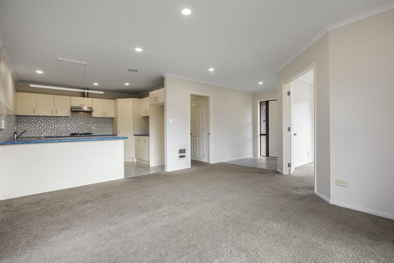 Photo of property in 13 Attymon Lane, East Tamaki, Auckland, 2016