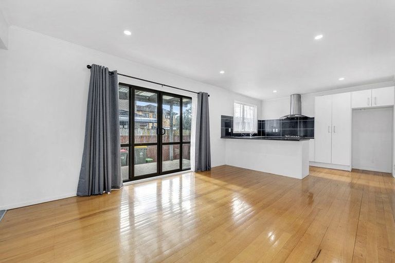 Photo of property in 11 Sunnyside Crescent, Papatoetoe, Auckland, 2025