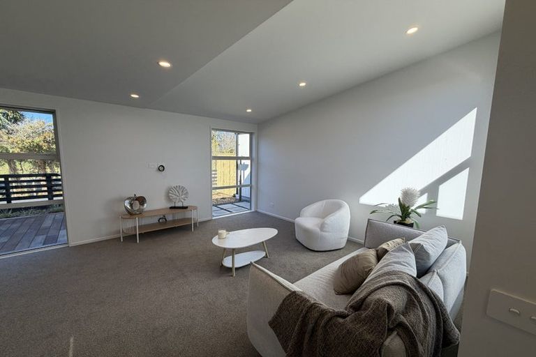 Photo of property in 9 Tieke Lane, Massey, Auckland, 0614