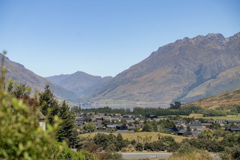 Photo of property in 15 Mckellar Drive, Jacks Point, Queenstown, 9371
