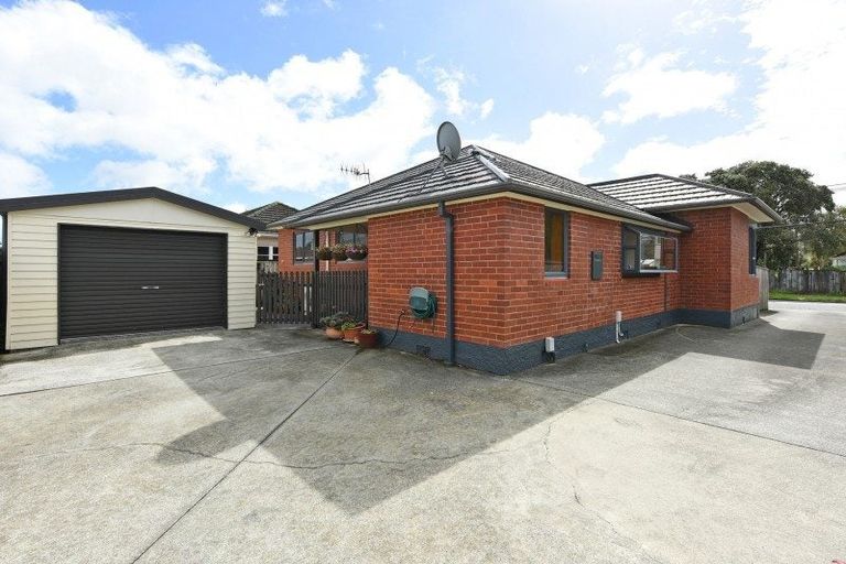 Photo of property in 54 Athlone Crescent, Avalon, Lower Hutt, 5011