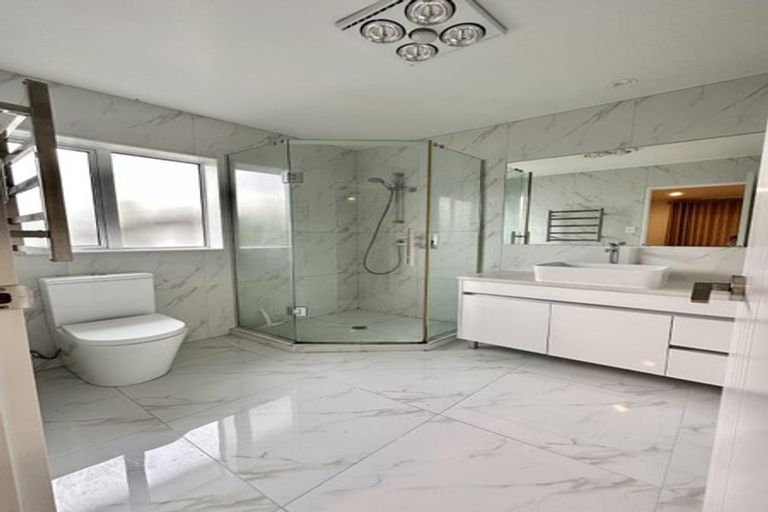 Photo of property in 15 The Mews, Shamrock Park, Auckland, 2016