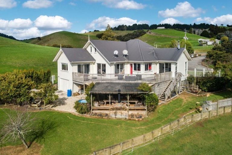Photo of property in 102 Fitzpatrick Road, Brookby, Manurewa, 2576