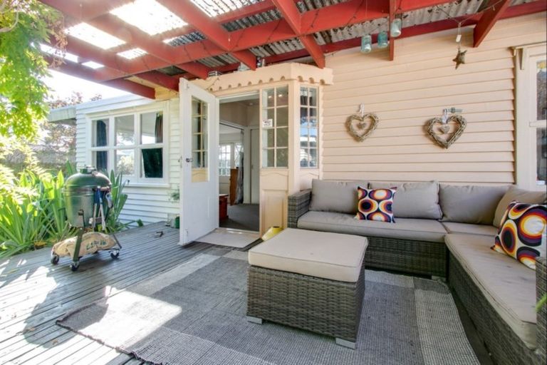 Photo of property in 12 Henderson Crescent, Onekawa, Napier, 4110