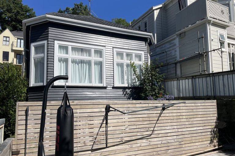 Photo of property in 361 The Terrace, Te Aro, Wellington, 6011