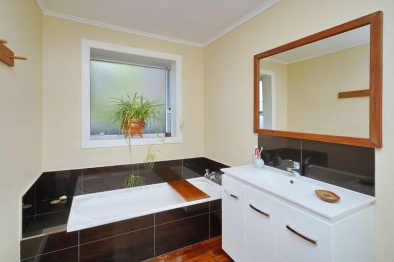 Photo of property in 52 Mcbratneys Road, Dallington, Christchurch, 8061