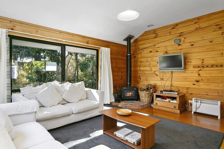 Photo of property in 6 Kaiuru Avenue, Pukawa Bay, Turangi, 3381